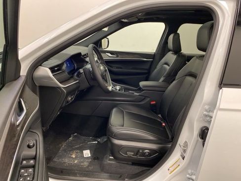 New 2026 Jeep Grand Cherokee L Limited AWD/4WD image 8