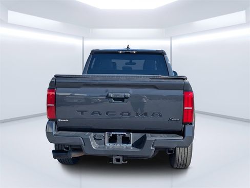 Used 2024 Toyota Tacoma TRD Sport image 4