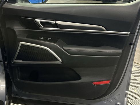 Used 2022 Kia Telluride S image 40