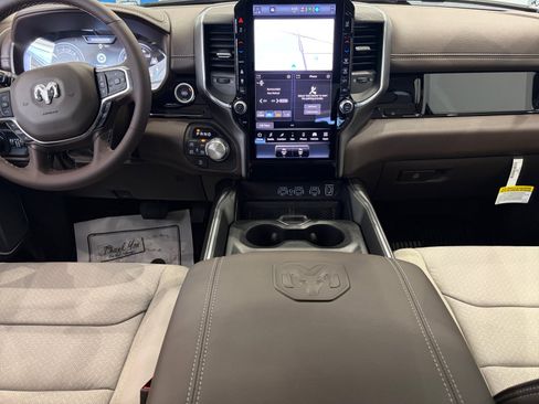 New 2026 RAM 1500 Laramie AWD/4WD image 32