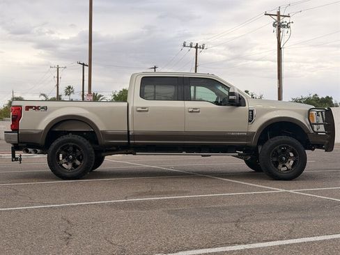 Used 2017 Ford F250 Lariat w/ Lariat Ultimate Package AWD/4WD image 2
