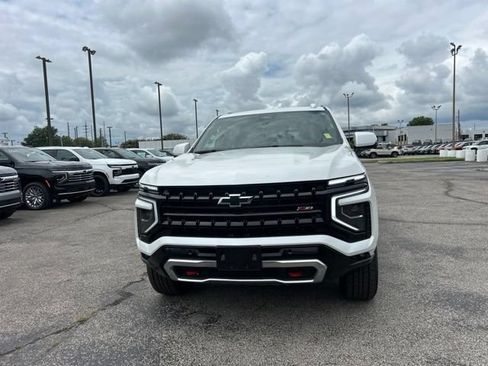 Used 2025 Chevrolet Suburban Z71 AWD/4WD image 8