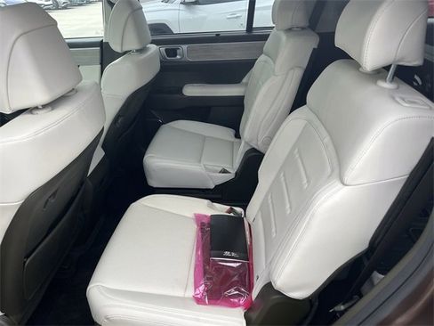 Used 2025 Hyundai Santa Fe Calligraphy image 23