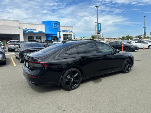 Used 2023 Honda Accord Sport image 3