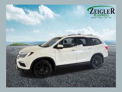 Used 2018 Honda Pilot Touring image 1