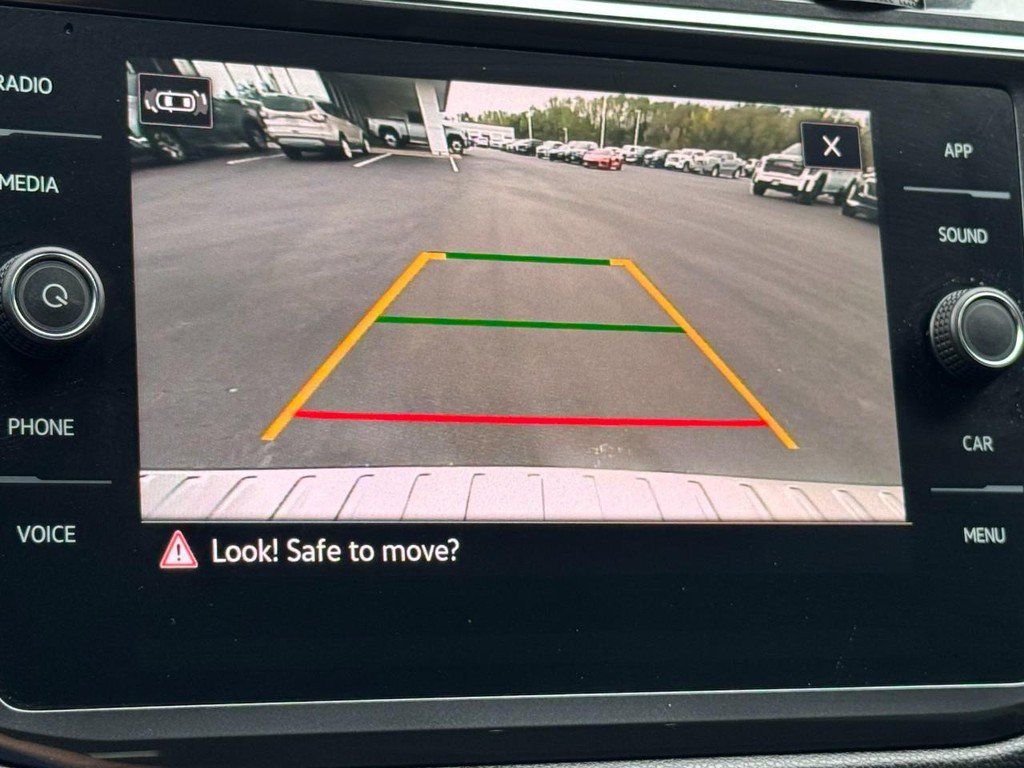 Used 2023 Volkswagen Tiguan SE FWD image 25