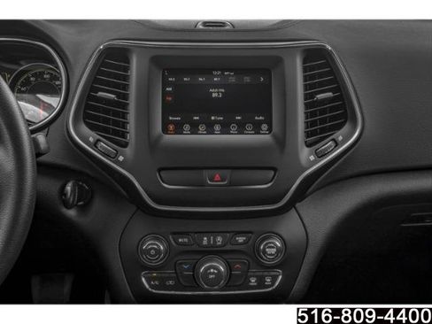 Used 2019 Jeep Cherokee Limited AWD/4WD image 14