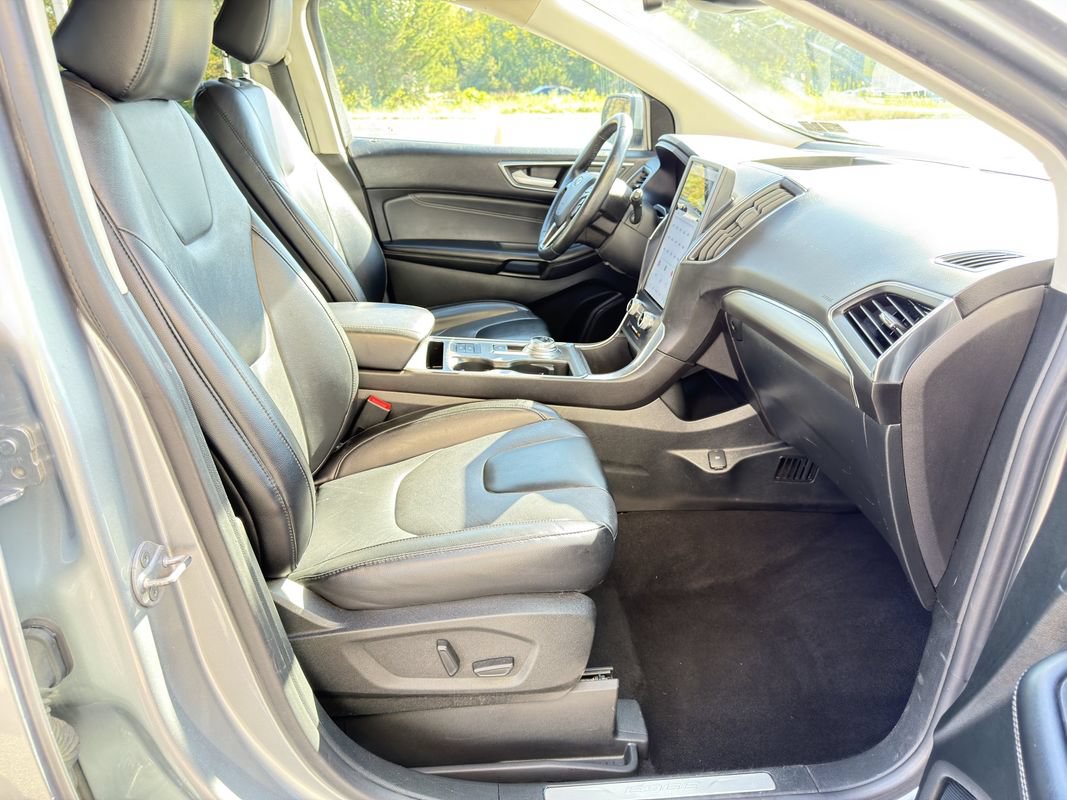 Used 2022 Ford Edge Titanium AWD/4WD image 32