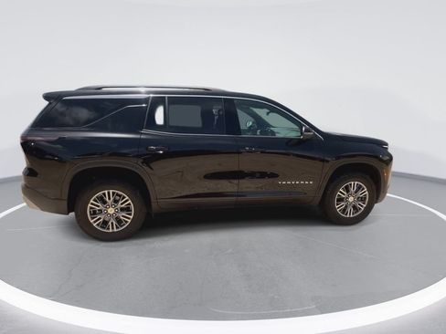 Used 2025 Chevrolet Traverse LT AWD/4WD image 9