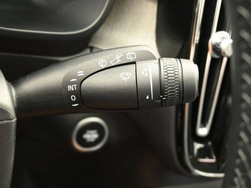 Used 2026 Volvo XC40 B5 Plus AWD/4WD image 15