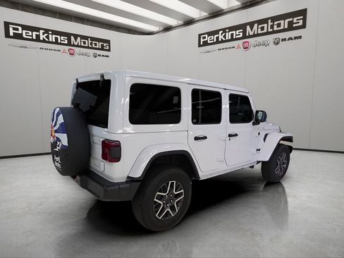Certified 2025 Jeep Wrangler Sahara image 5