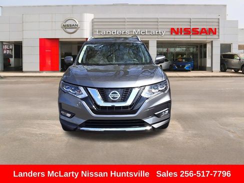 Used 2017 Nissan Rogue SL w/ SL Premium Package image 2