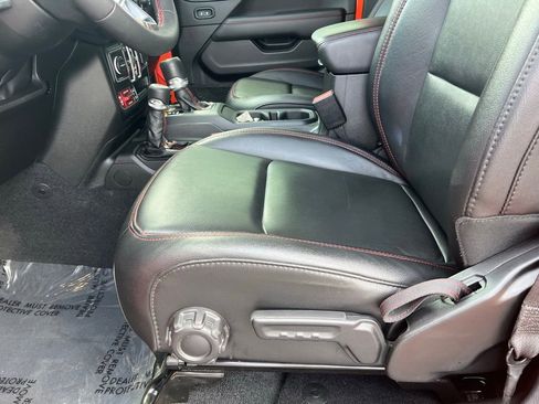 Used 2023 Jeep Gladiator Rubicon w/ Cold Weather Group AWD/4WD image 16