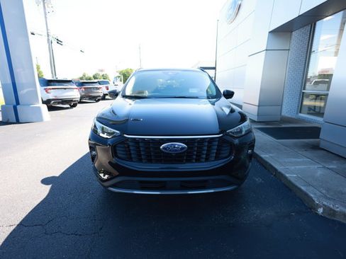 Certified 2025 Ford Escape Platinum w/ Premium Technology Package AWD/4WD image 2