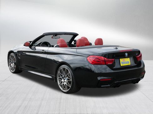Used 2018 BMW M4 Convertible image 5