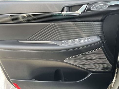 Used 2024 Hyundai Palisade Calligraphy image 29