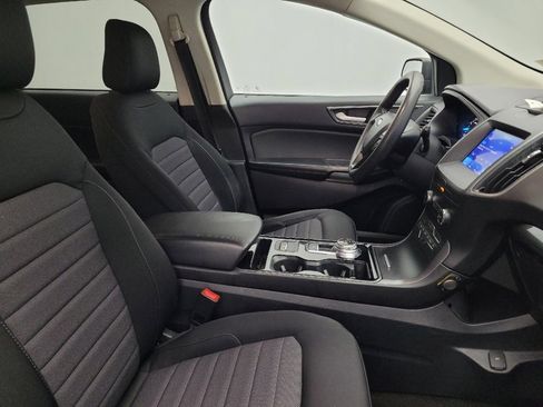 Used 2020 Ford Edge SE image 21