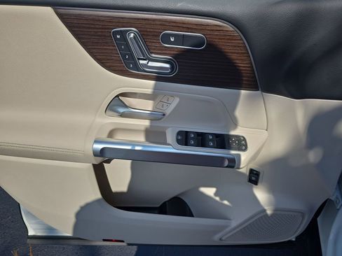 Certified 2025 Mercedes-Benz GLB 250 image 26