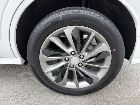 Used 2021 Buick Encore GX Select w/ Sport Touring Package FWD image 20