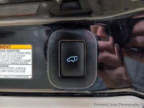 Used 2016 Toyota Sienna XLE w/ XLE Navigation Package AWD/4WD image 29