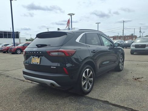 Certified 2023 Ford Escape Platinum w/ Premium Technology Package AWD/4WD image 6