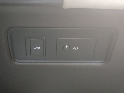 Used 2020 Land Rover Range Rover Sport HSE image 18