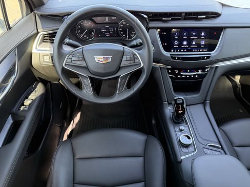 Certified 2025 Cadillac XT5 Luxury image 15
