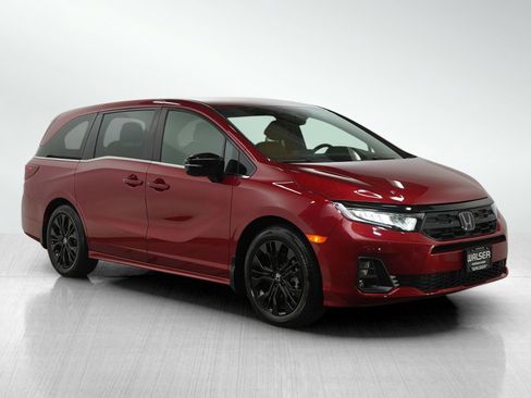 Used 2025 Honda Odyssey Sport-L image 8