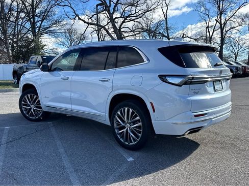 New 2026 Buick Enclave Avenir w/ Super Cruise Package FWD image 3