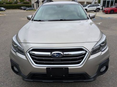 Used 2018 Subaru Outback 3.6R Limited image 3