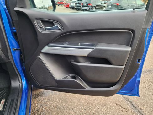 Used 2018 Chevrolet Colorado LT w/ LT Convenience Package image 9