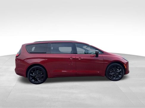 New 2027 Chrysler Pacifica Select FWD image 14