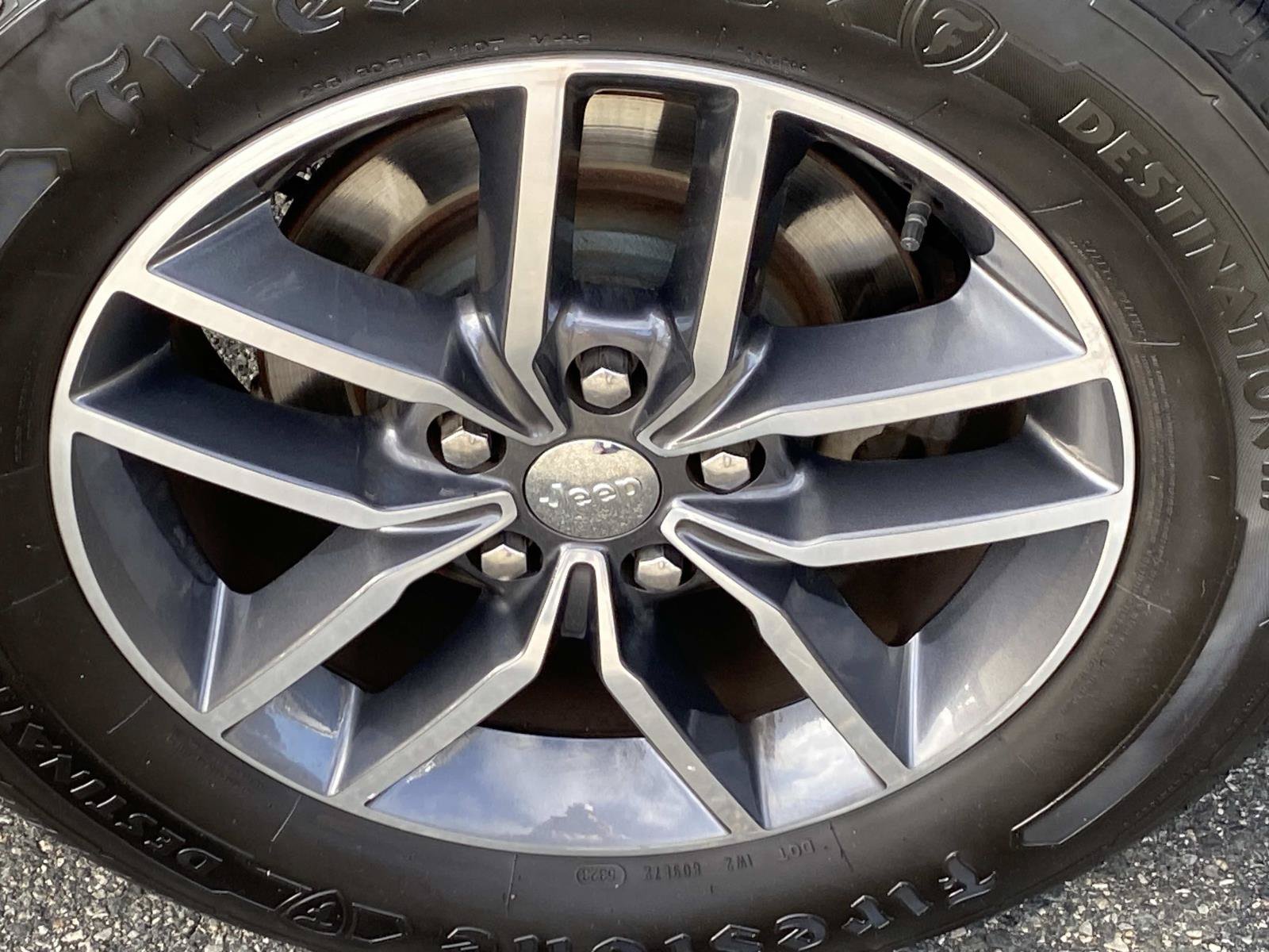 Used 2018 Jeep Grand Cherokee Limited AWD/4WD image 24