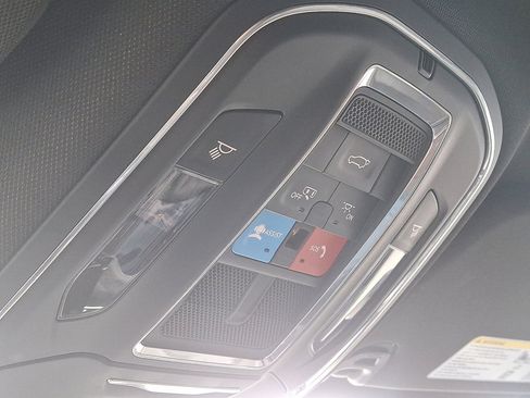 Used 2024 Jeep Wagoneer Series III image 31