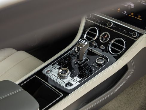 Used 2022 Bentley Continental GT image 36