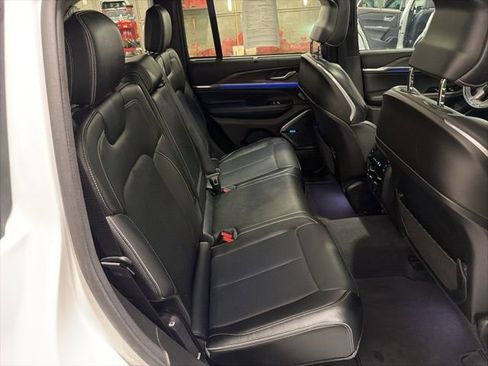 Used 2023 Jeep Grand Cherokee Overland w/ Advanced Protech Group III image 13