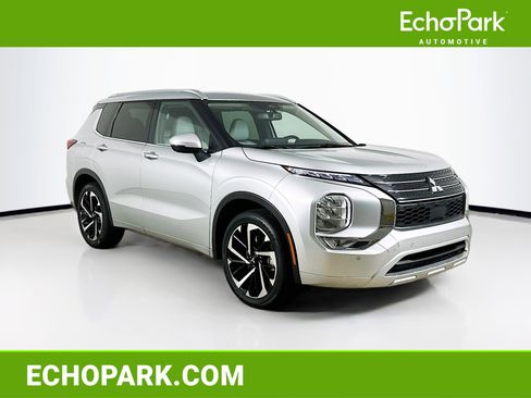 Used 2024 Mitsubishi Outlander SEL image 1