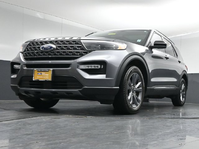 Certified 2023 Ford Explorer XLT w/ Equipment Group 202A AWD/4WD image 39