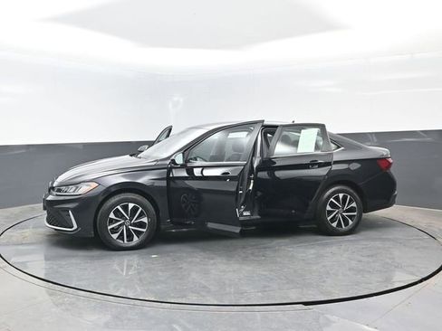 Used 2025 Volkswagen Jetta S FWD image 28