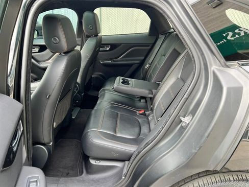 Used 2017 Jaguar F-PACE Prestige image 20