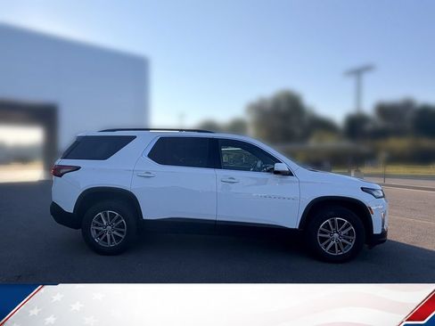 Used 2023 Chevrolet Traverse LT FWD image 4