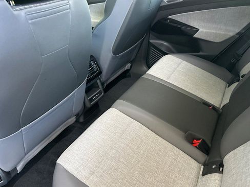 New 2025 Volkswagen ID.4 Pro image 11