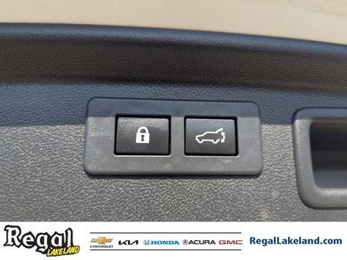 Used 2021 Subaru Forester Touring image 9