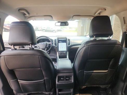 Used 2023 Ford Edge SEL image 17