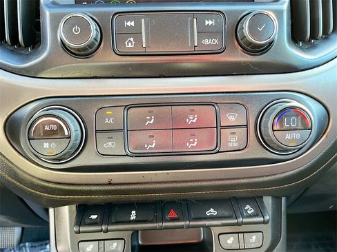 Used 2022 GMC Canyon AT4 image 15