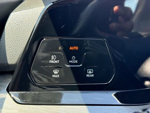 Certified 2024 Volkswagen GTI Autobahn FWD image 18