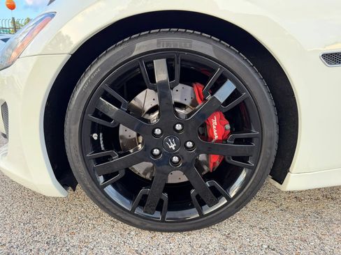 Used 2013 Maserati GranTurismo Sport RWD image 17