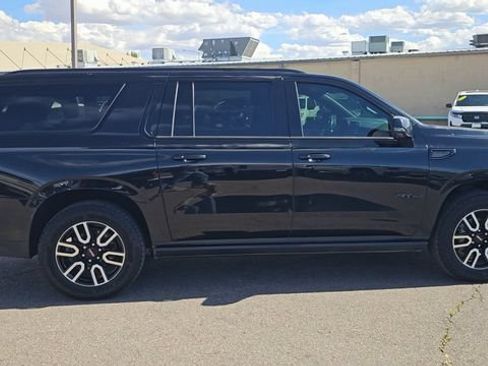 Used 2021 GMC Yukon XL AT4 w/ AT4 Premium Plus Package AWD/4WD image 11