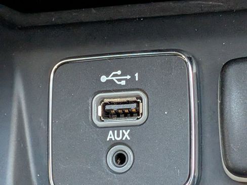 Certified 2021 Jeep Cherokee Limited w/ Elite Package image 28