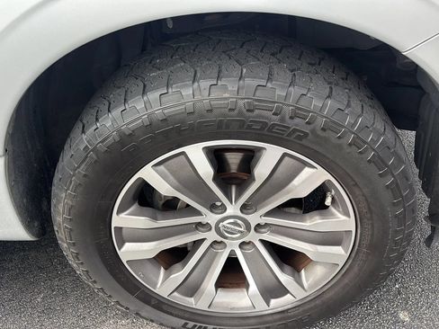 Used 2017 Nissan Titan SL RWD image 29